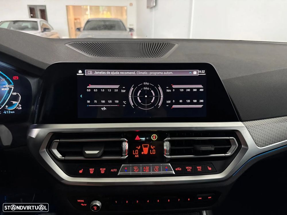 BMW 330 e Touring Pack M Auto - 29
