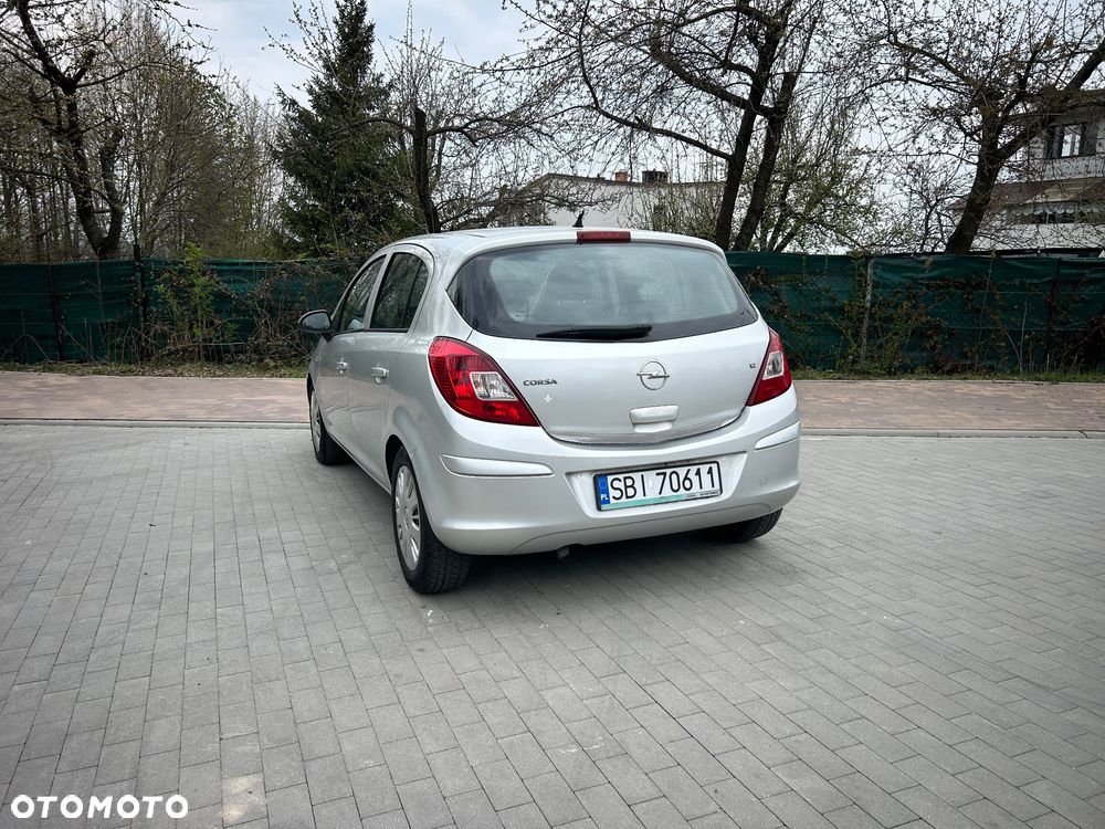 Opel Corsa 1.2 16V Cosmo - 5
