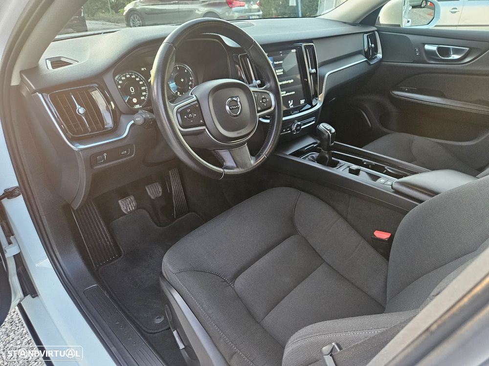 Volvo V60 2.0 D3 Momentum - 10