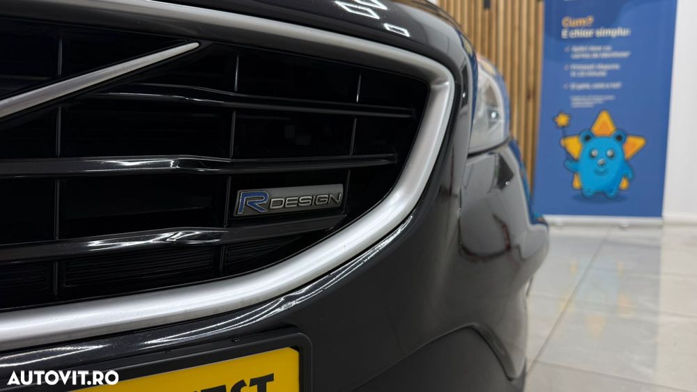 Volvo V40 D2 R Design - 14