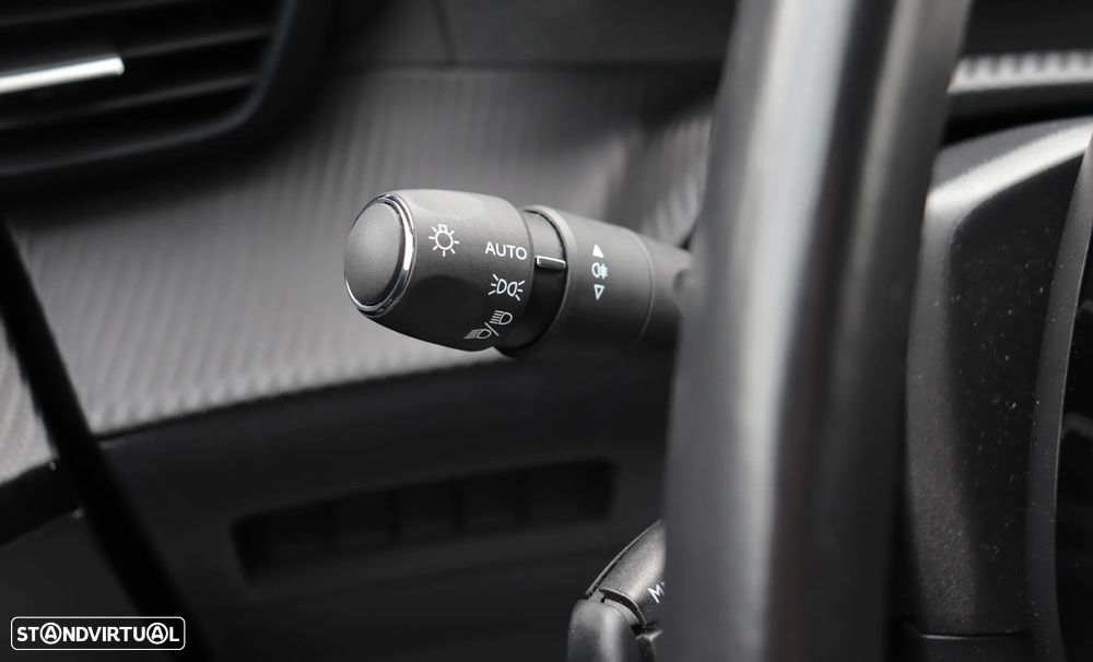 Peugeot 2008 PureTech 130 EAT8 GT - 30