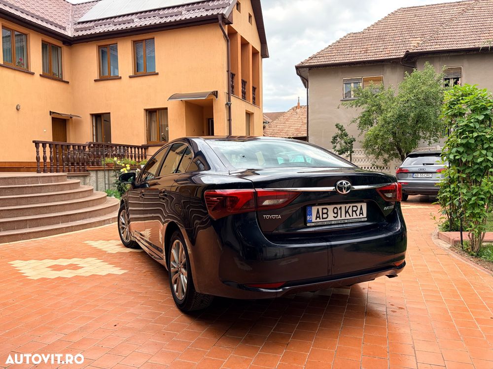 Toyota Avensis 2.0 D-4D Executive - 3