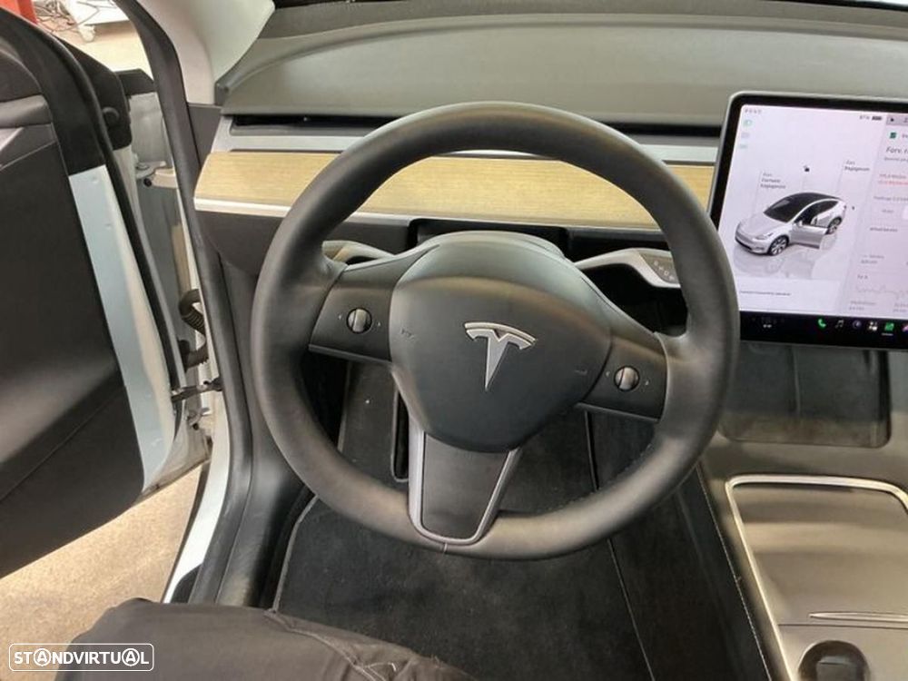 Tesla Model Y RWD - 8