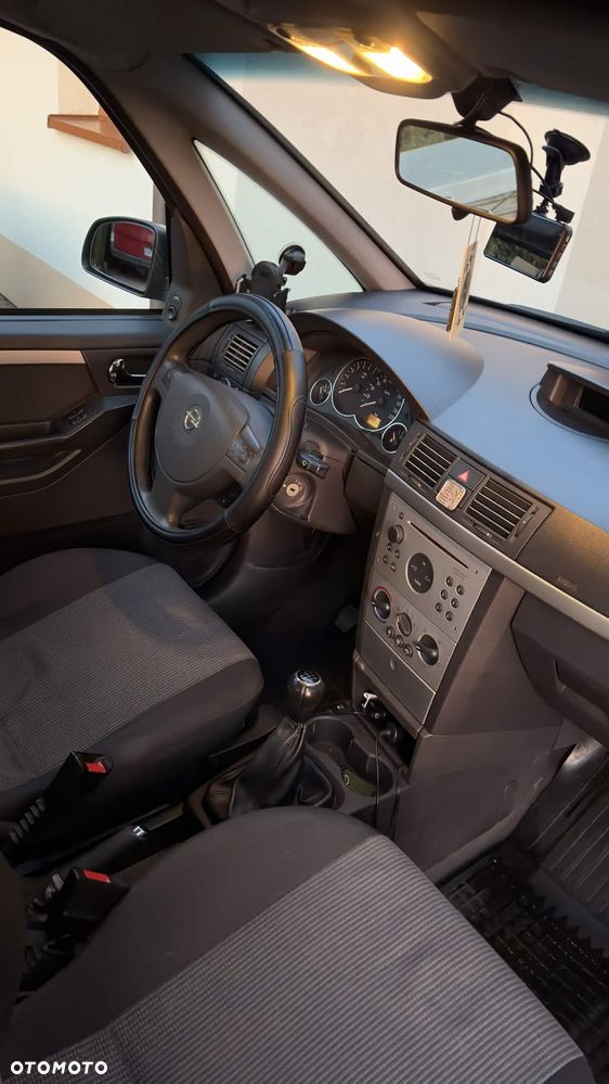Opel Meriva 1.6 16V Essentia - 9