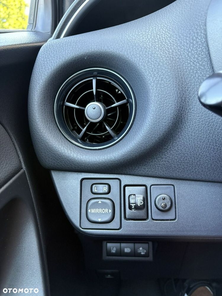 Toyota Yaris - 28