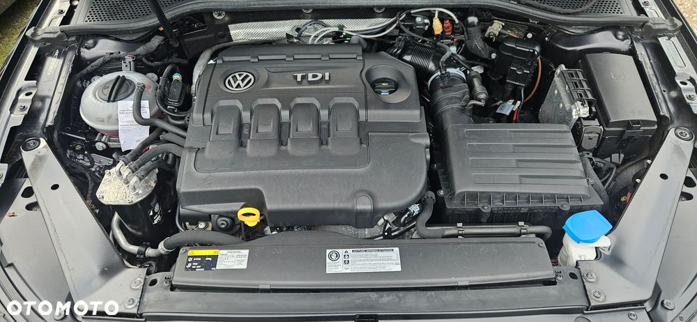 Volkswagen Passat 2.0 TDI BMT Highline - 28