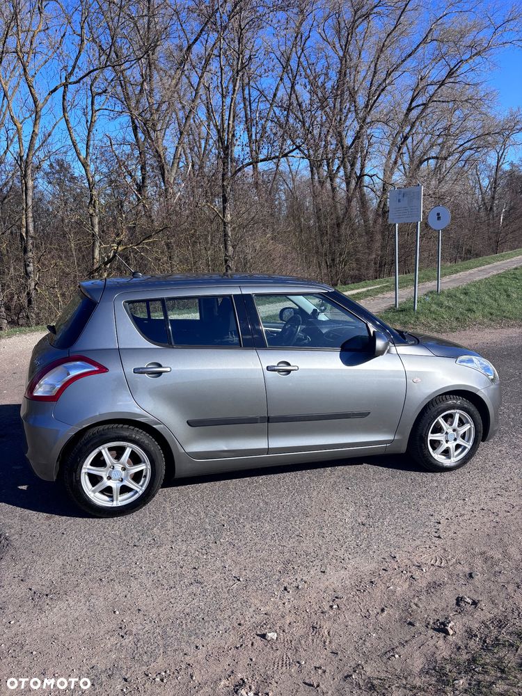 Suzuki Swift 1.2 Club - 4