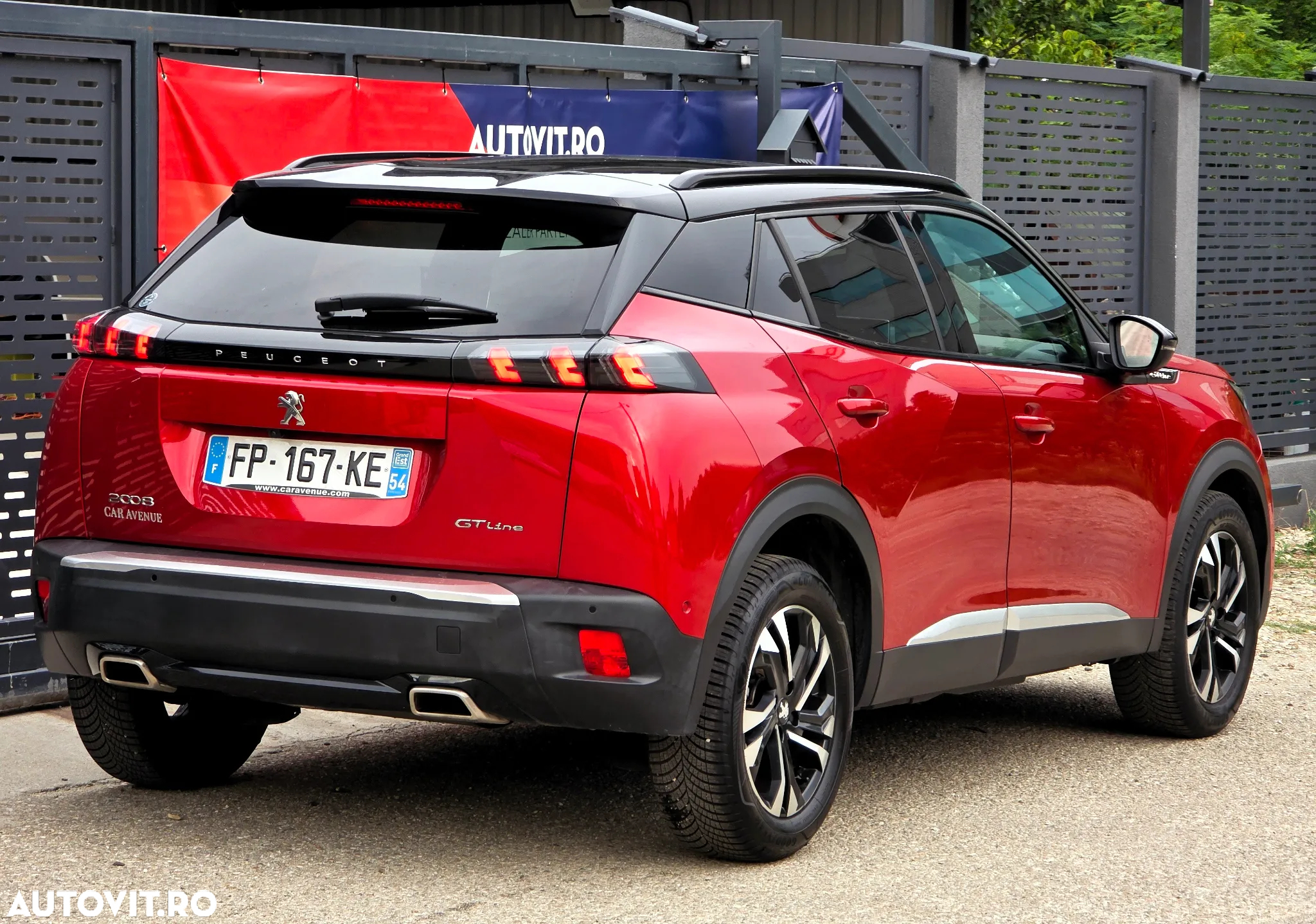 Peugeot 2008 1.2 L PureTech STT EAT8 GT Line - 4