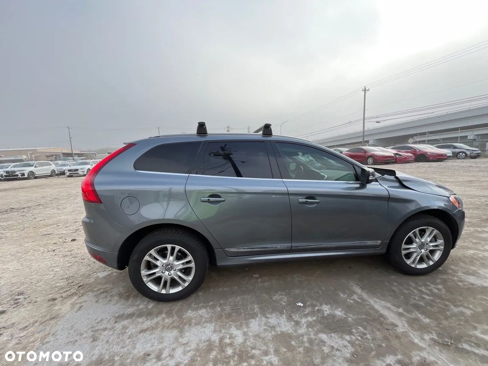 Volvo XC 60 T5 AWD Momentum - 8