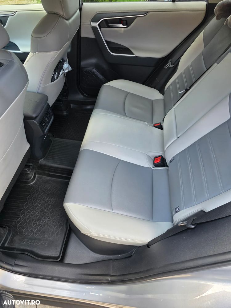 Toyota RAV4 2.5 VVT-iE 4x4 Luxury Plus - 8