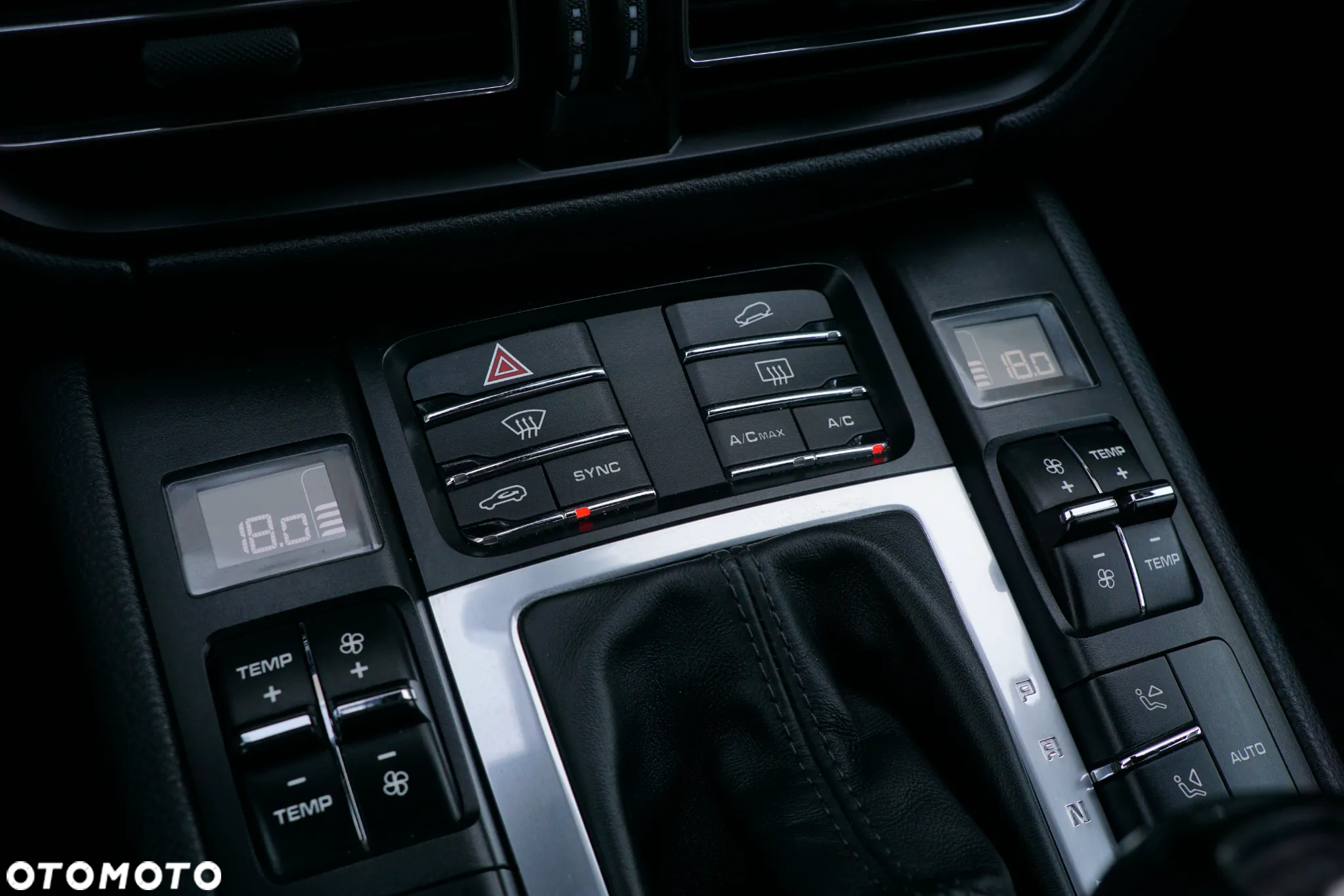 Porsche Macan Standard - 35