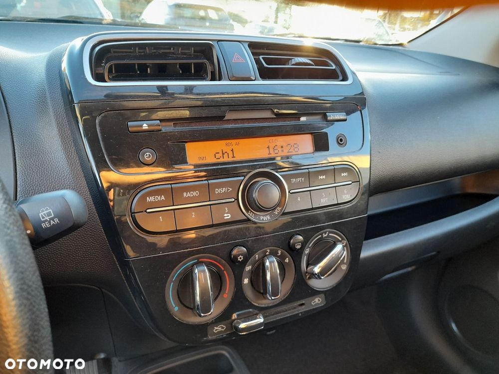 Mitsubishi Space Star - 16