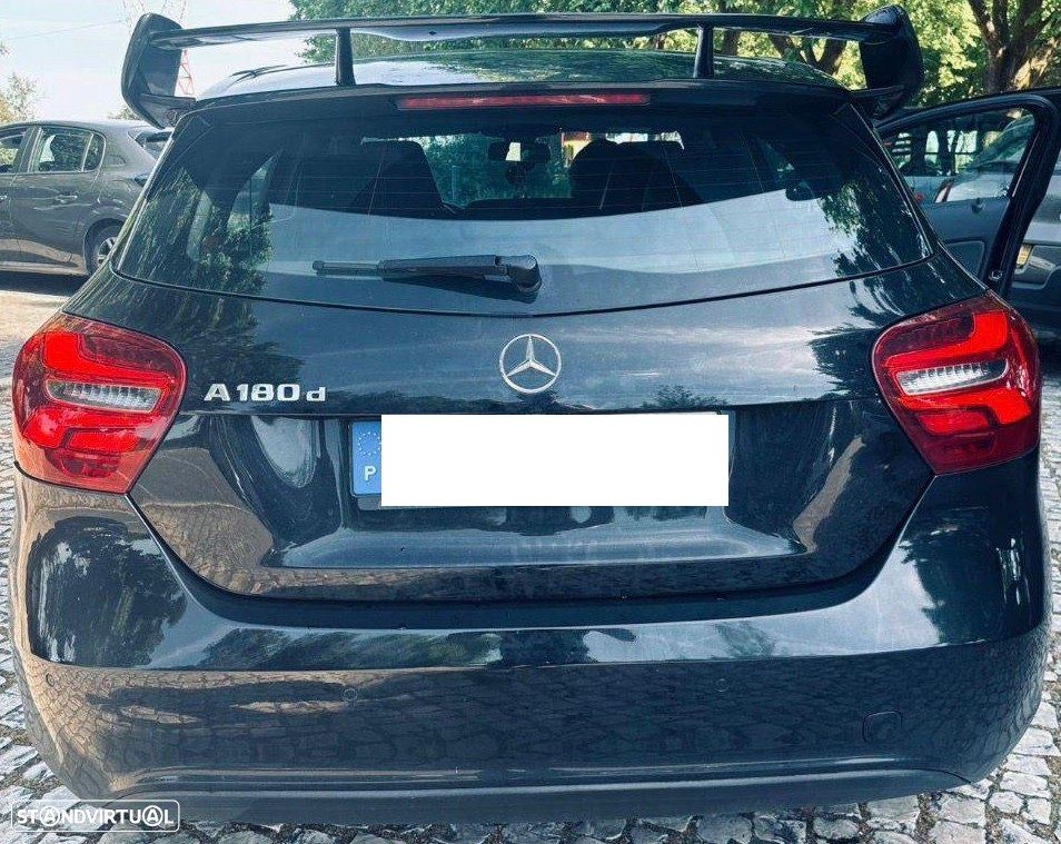 Mercedes-Benz A 180 CDI (BlueEFFICIENCY) Urban - 2