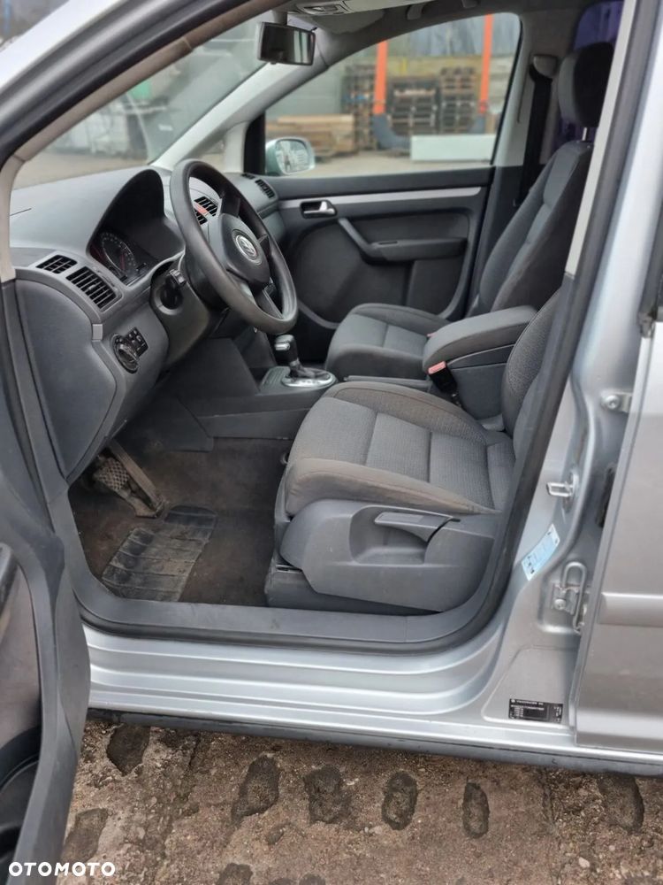 Volkswagen Touran - 9