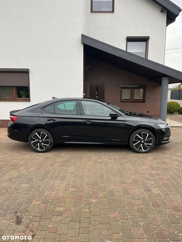 Skoda Octavia 1.4 TSI DSG Clever - 4