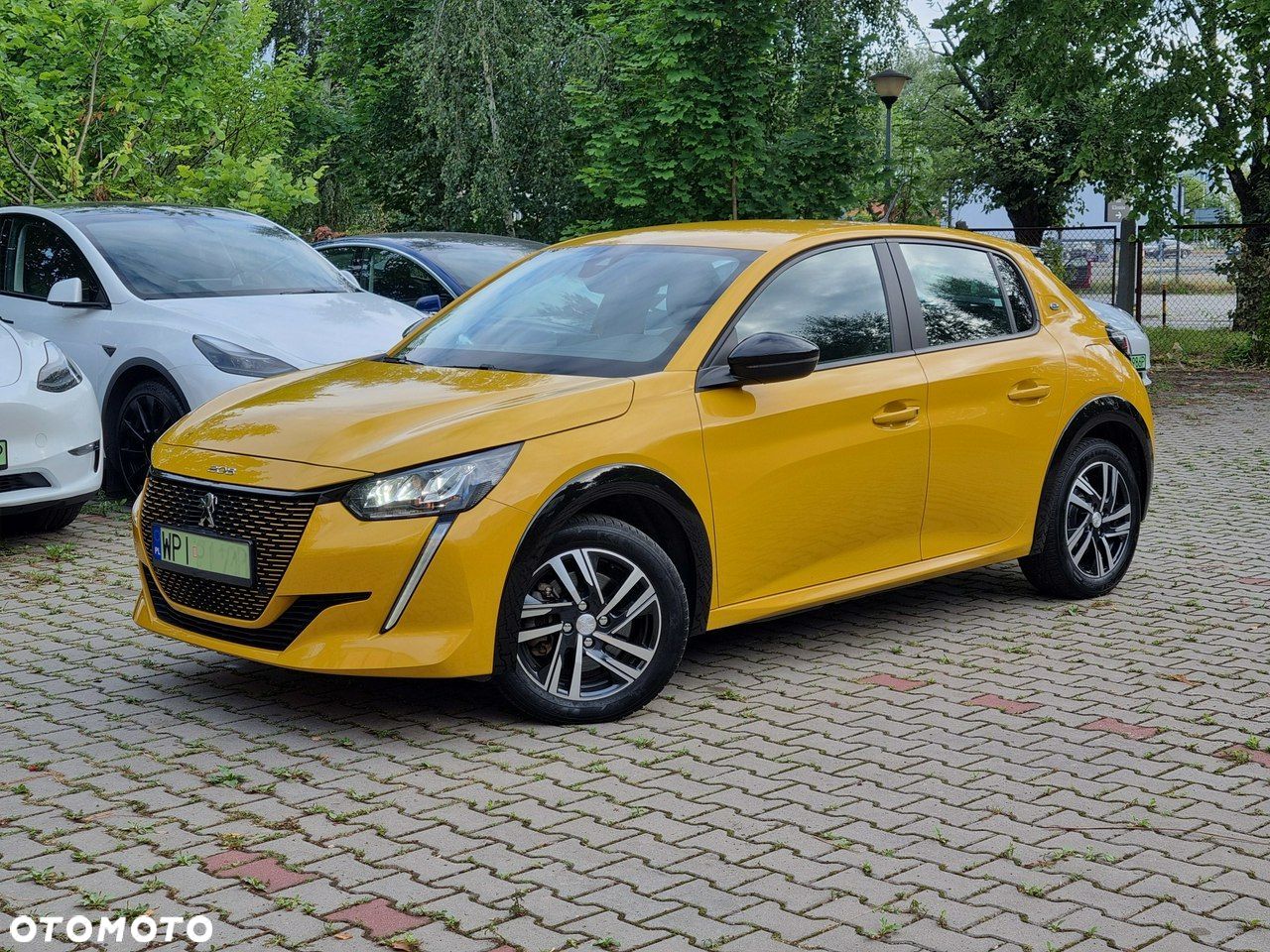 Peugeot 208 - 1