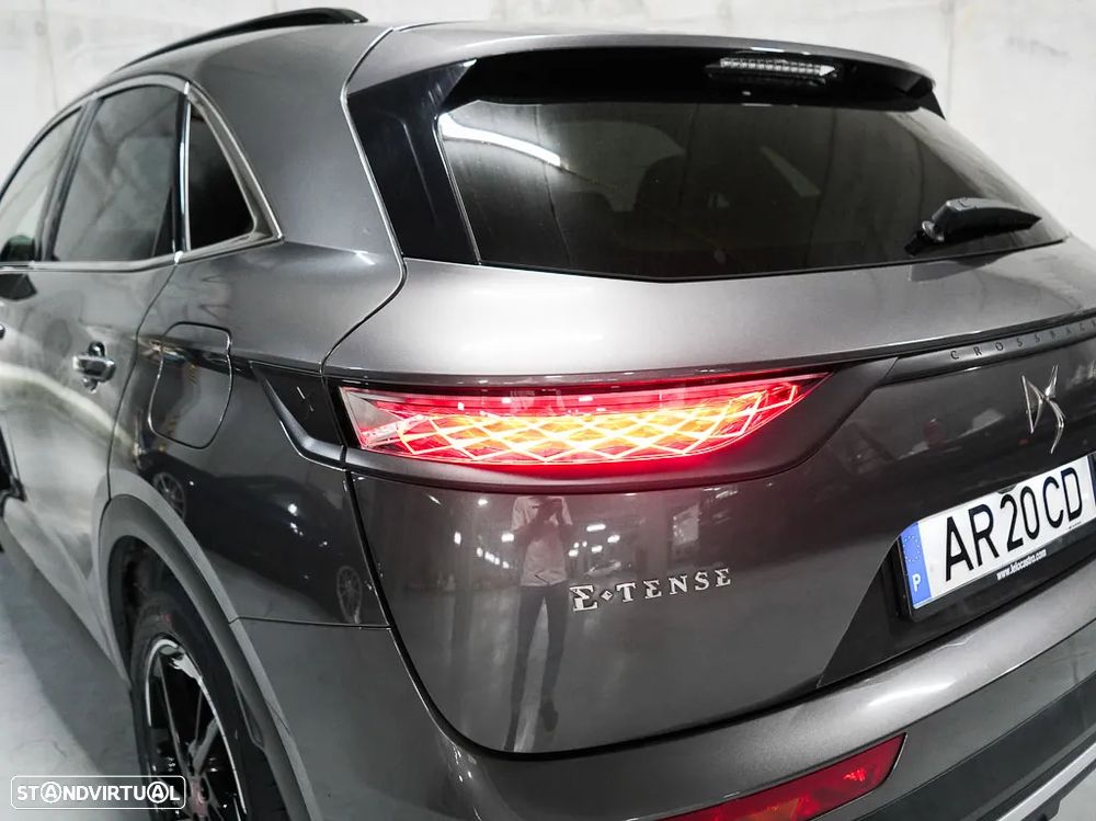 DS DS7 Crossback E-Tense Performance Line EAT8 - 7
