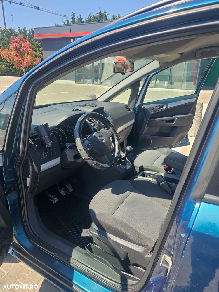 Opel Zafira 1.9 CDTI - 10