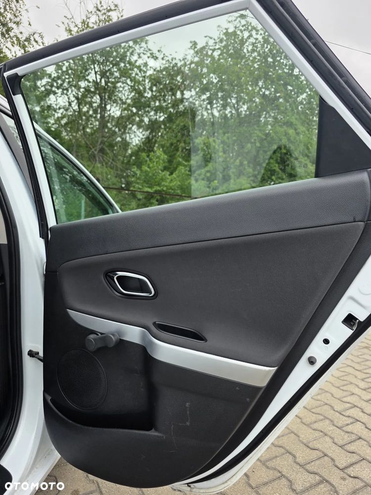 Kia Ceed 1.4 L - 14