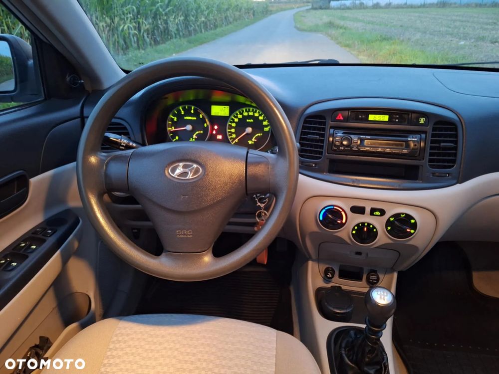 Hyundai Accent 1.5 CRDi Comfort - 2