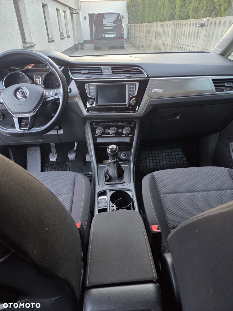 Volkswagen Touran - 8