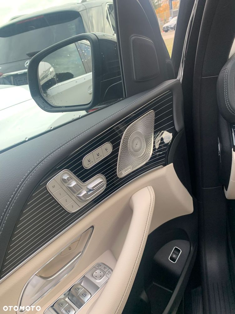 Mercedes-Benz GLS - 23