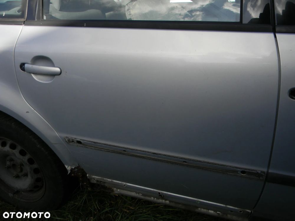drzwi lewe prawe tył przód VW PASSAT B5 sedan LB7Z - 12