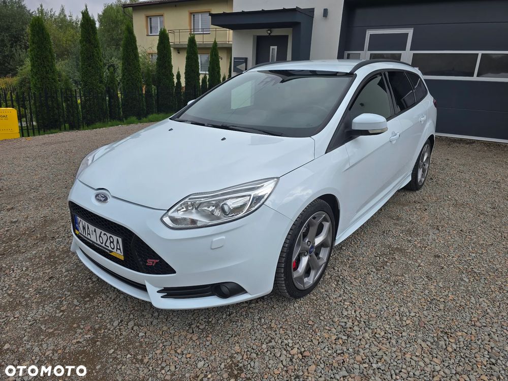 2013 Ford Focus 2.0 EcoBoost ST mit Leder-Sport-Paket, photograph 2
