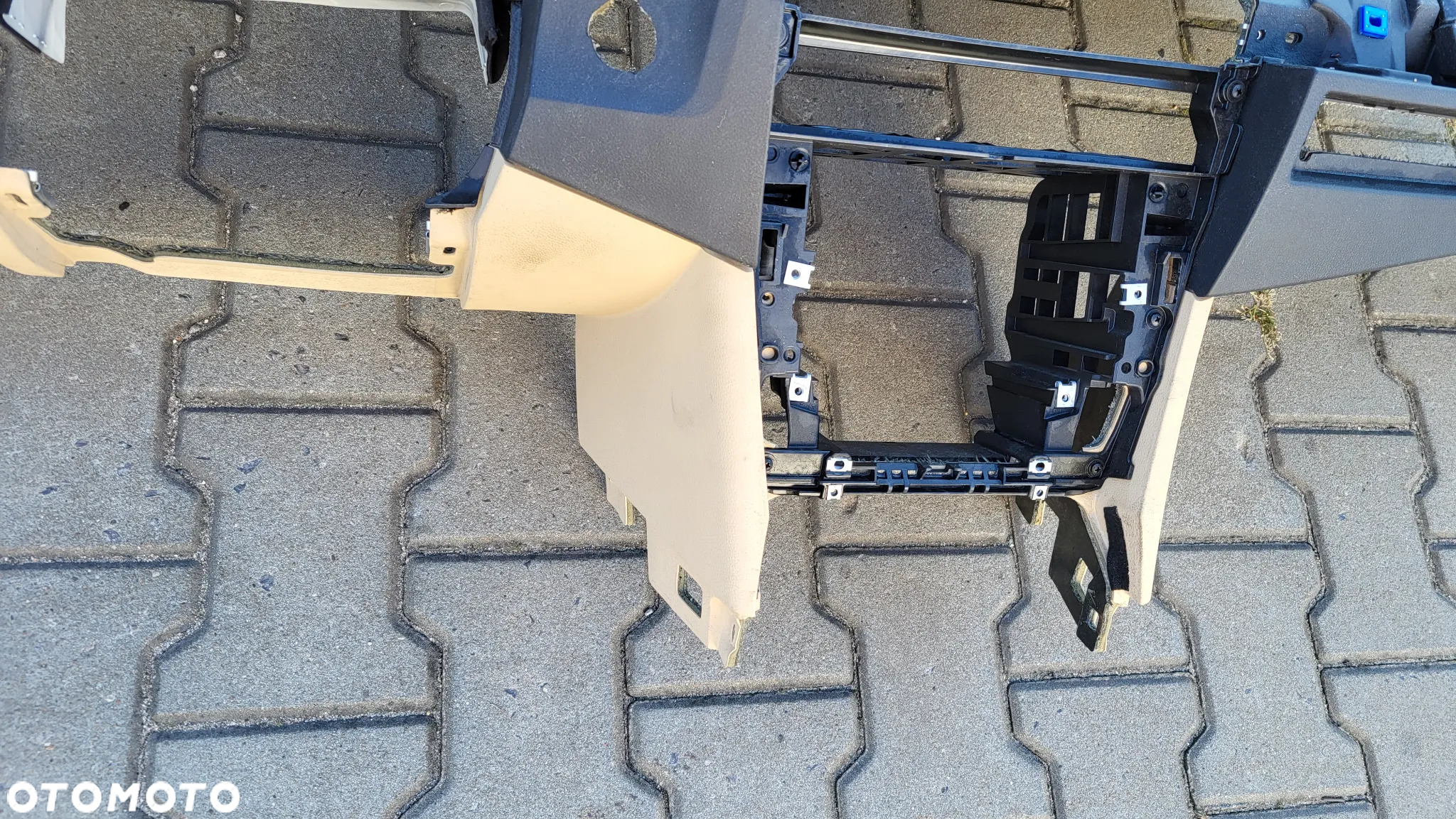 BMW 5 E60 E61 DESKA ROZDZIELCZA KOKPIT KONSOLA CUP HOLDER 6976423 - 7