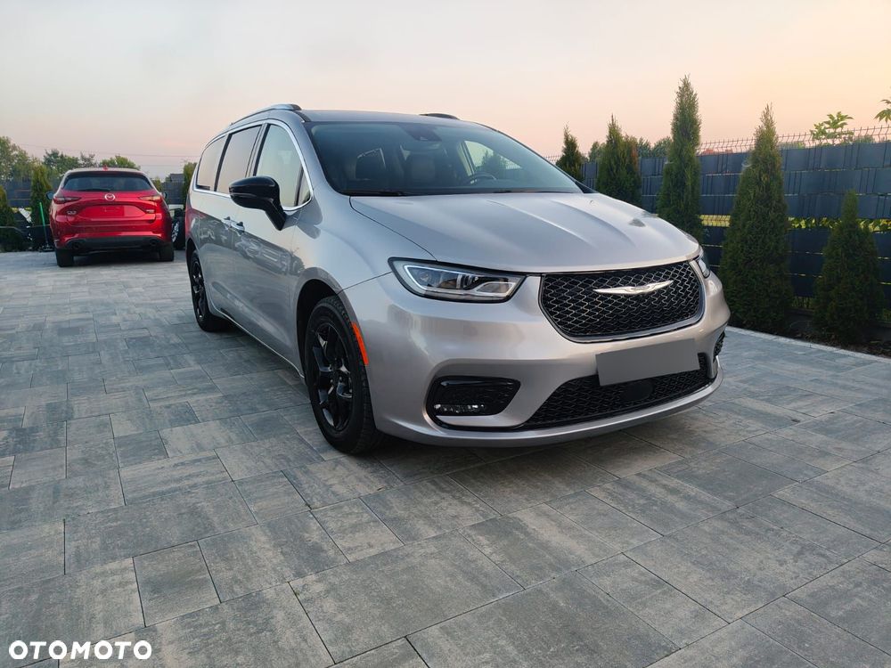 Chrysler Pacifica - 27