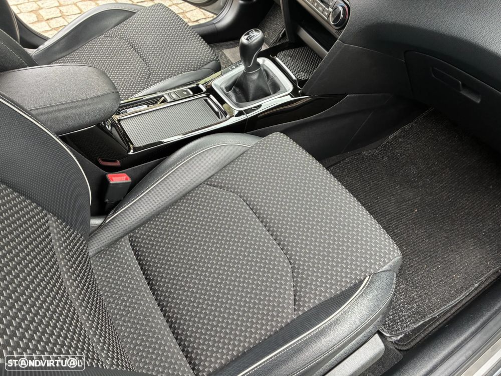 Kia XCeed 1.6 CRDi Tech - 13