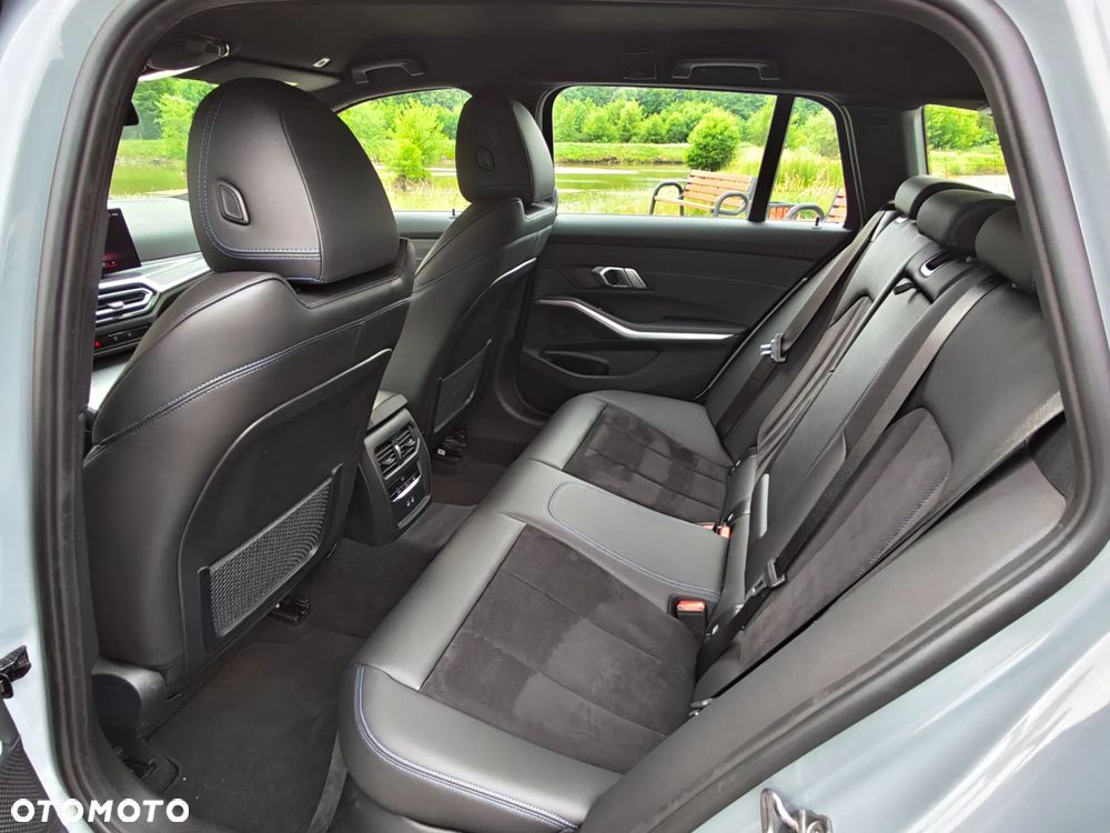 BMW Seria 3 318i M Sport - 30