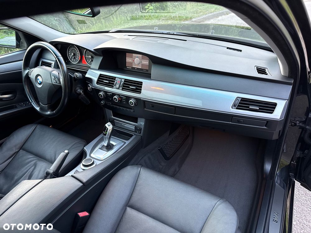 BMW Seria 5 520d - 23
