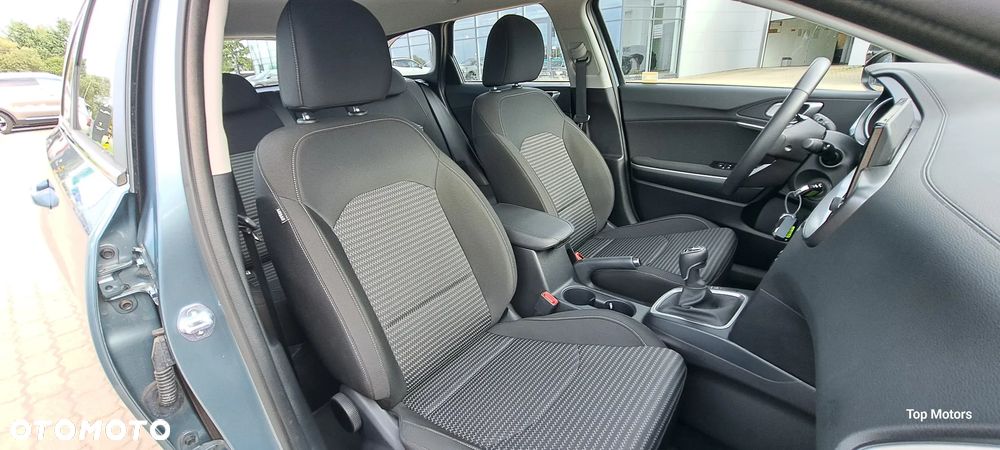 Kia Ceed 1.5 T-GDI M - 27