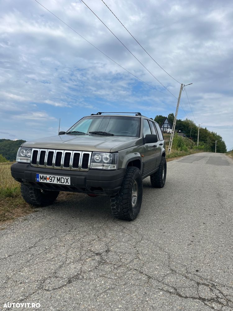 Jeep Grand Cherokee - 1