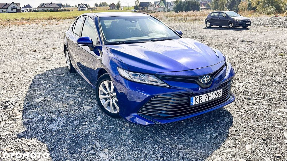 Toyota Camry - 1