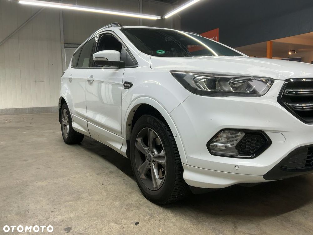 Ford Kuga 2.0 TDCi 2x4 ST-Line - 1
