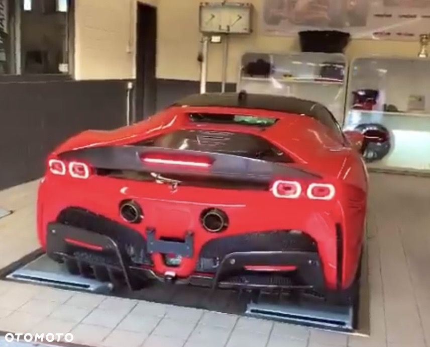 Ferrari SF90 Stradale - 3