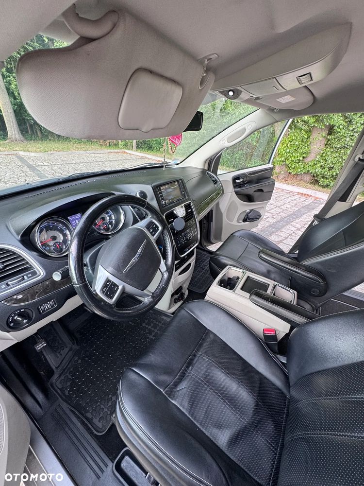 Chrysler Town & Country 3.6 Touring - 10