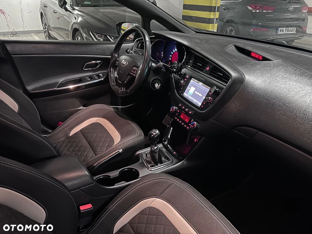 Kia Ceed 1.6 CRDi GT Line - 11