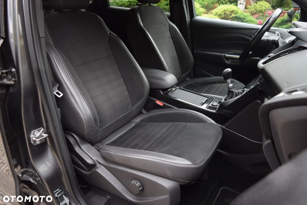 Ford Kuga 1.5 EcoBoost 2x4 ST-Line - 13