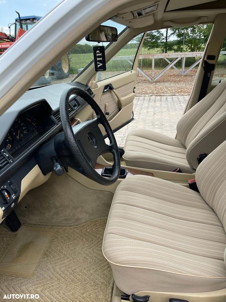 Mercedes-Benz W124 - 13