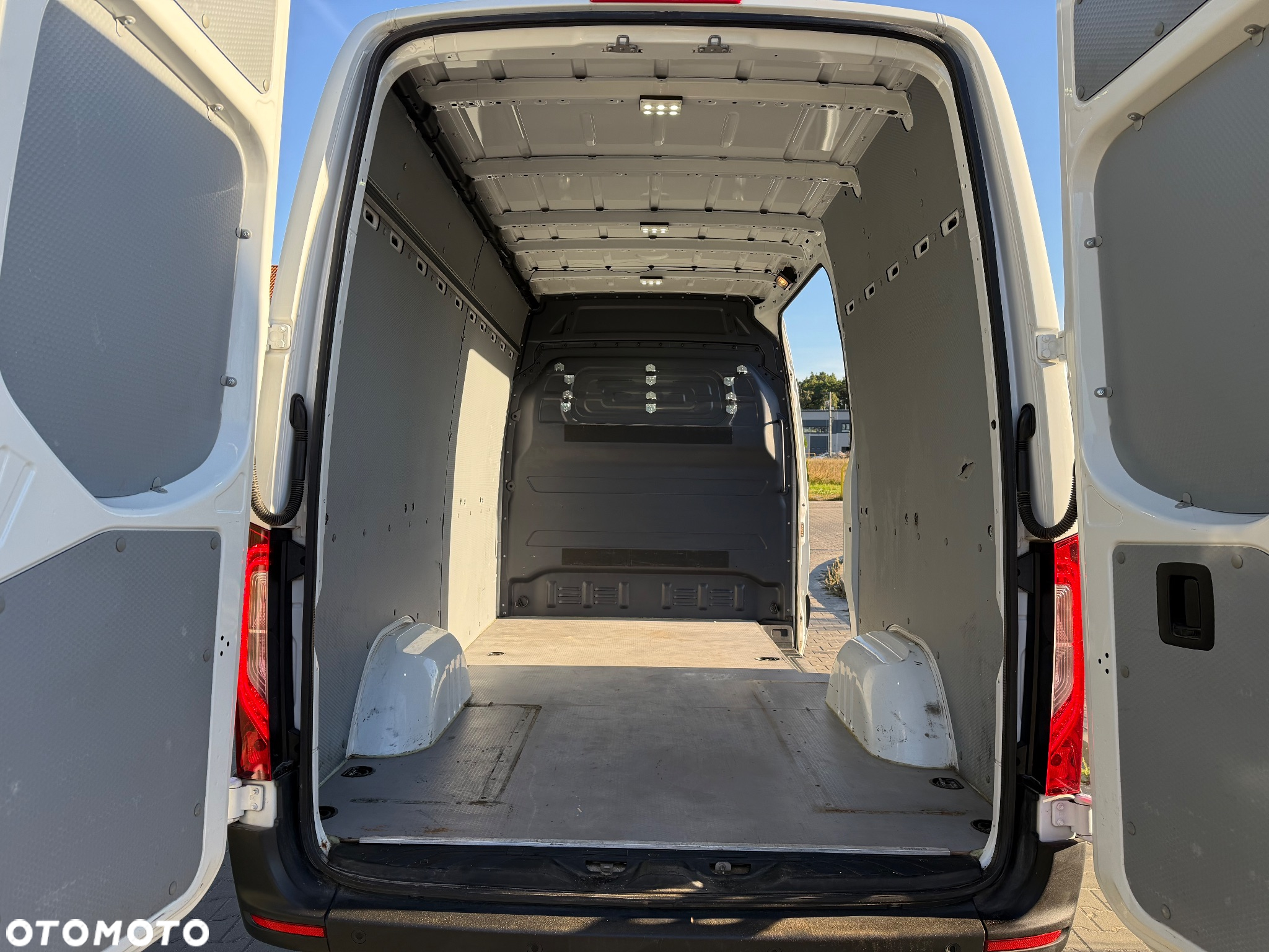 Mercedes-Benz Sprinter 317 - 31