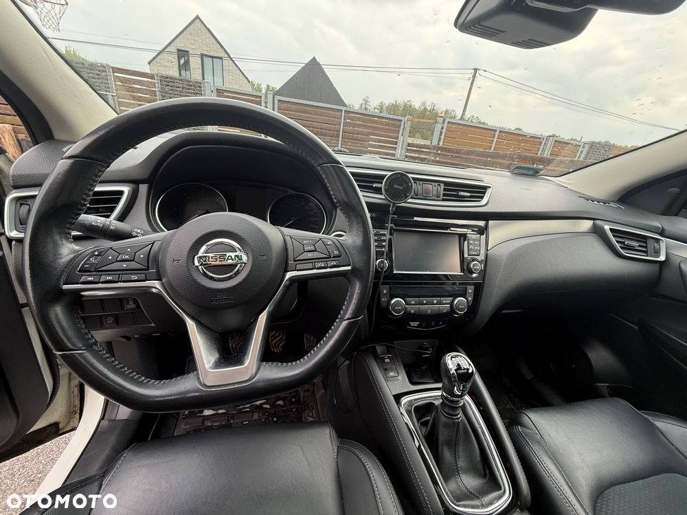 Nissan Qashqai 1.6 DCi 4x4 Tekna+ - 6
