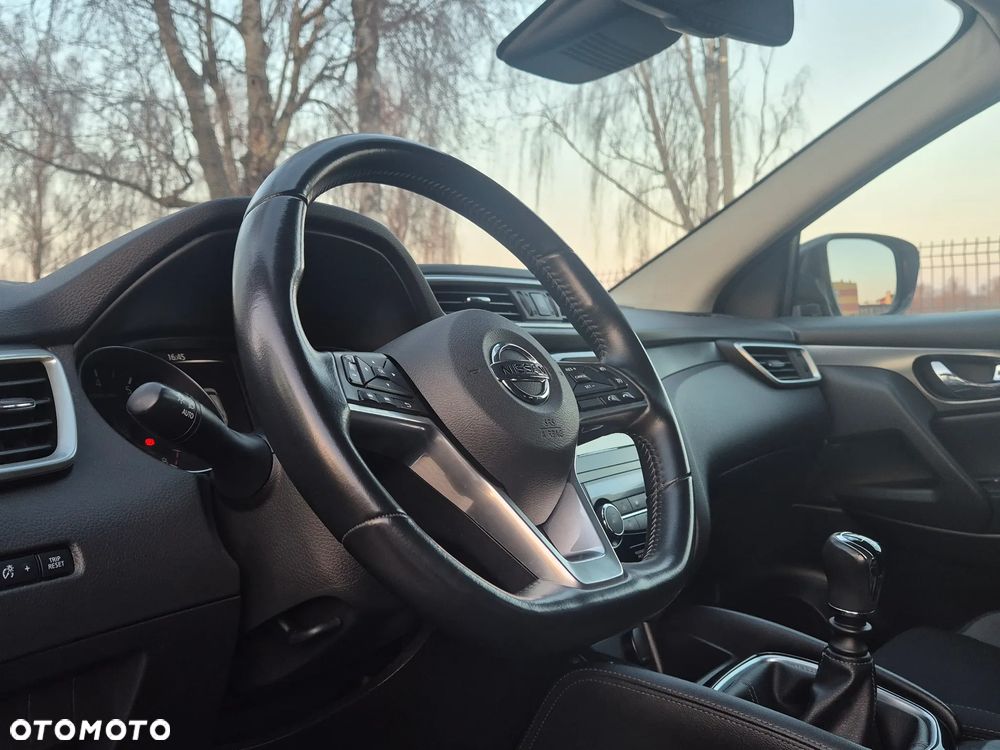 Nissan Qashqai 1.2 DIG-T Tekna EU6 - 16