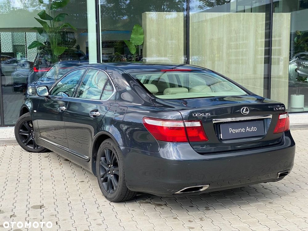 Lexus LS - 11