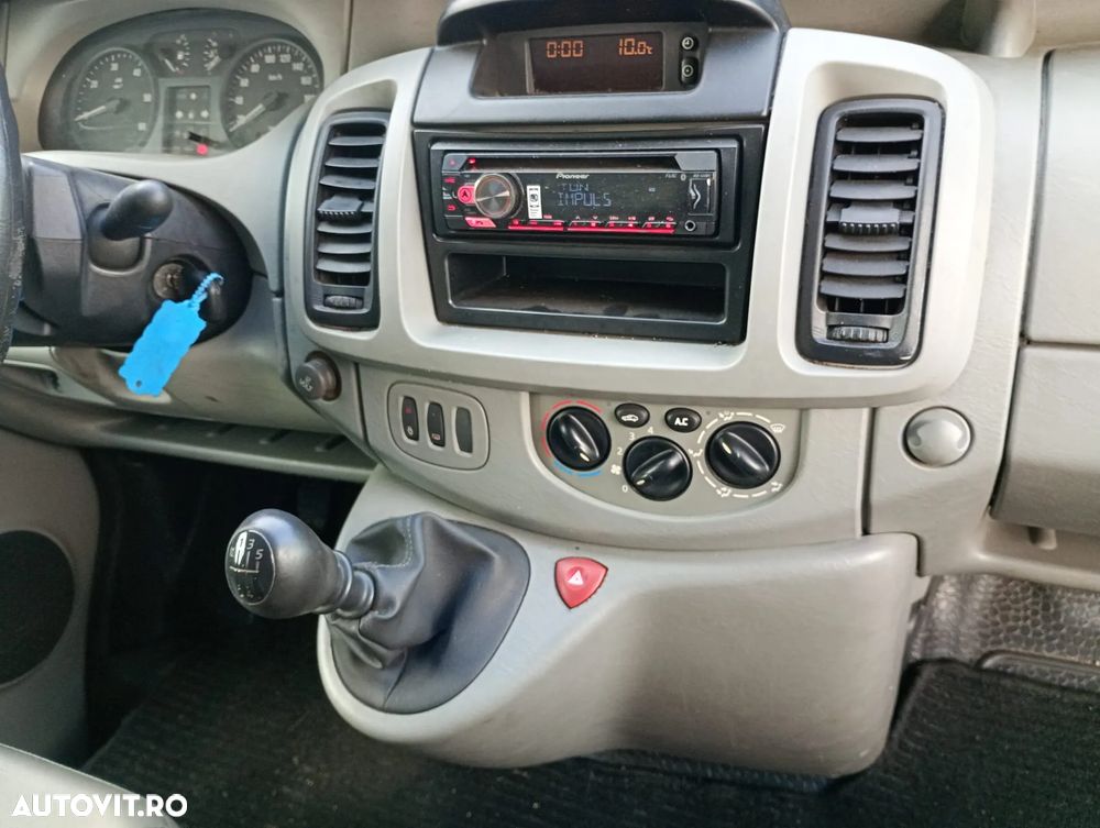 Opel Vivaro - 10