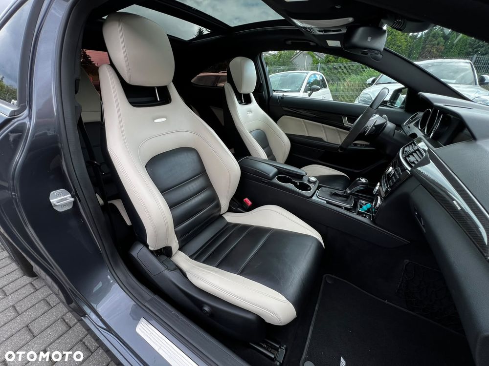 Mercedes-Benz Klasa C 63 AMG AMG SPEEDSHIFT MCT AMG Performance Package - 15