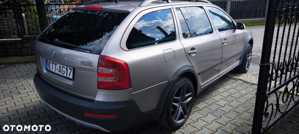 Skoda Octavia Scout 2.0 TDI DPF - 17