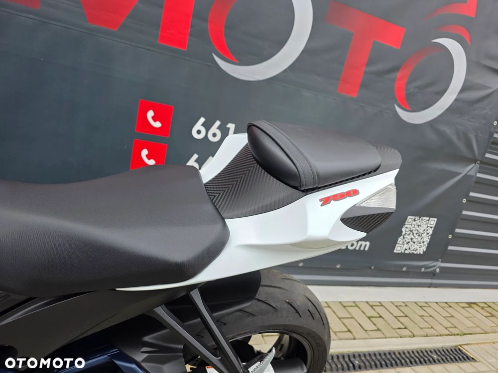Suzuki GSX-R - 10